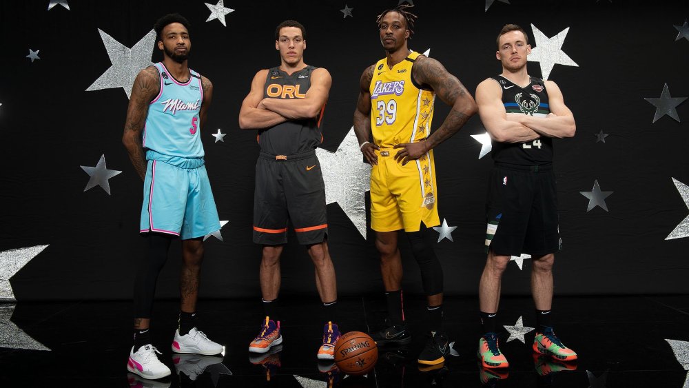 雄鹿大将复出!希尔顿-防守火力双丰收 雄鹿大将复出!希尔顿-防守火力双丰收