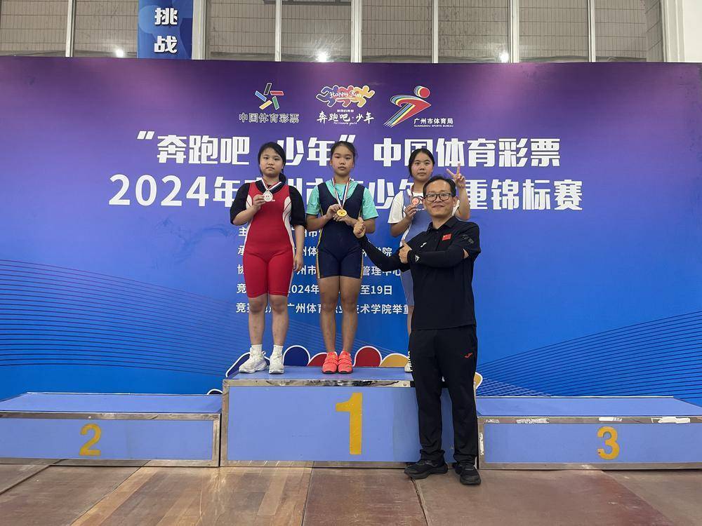 精湛技艺的球队在比赛中展现出色表现 精湛技艺的球队在比赛中展现出色表现