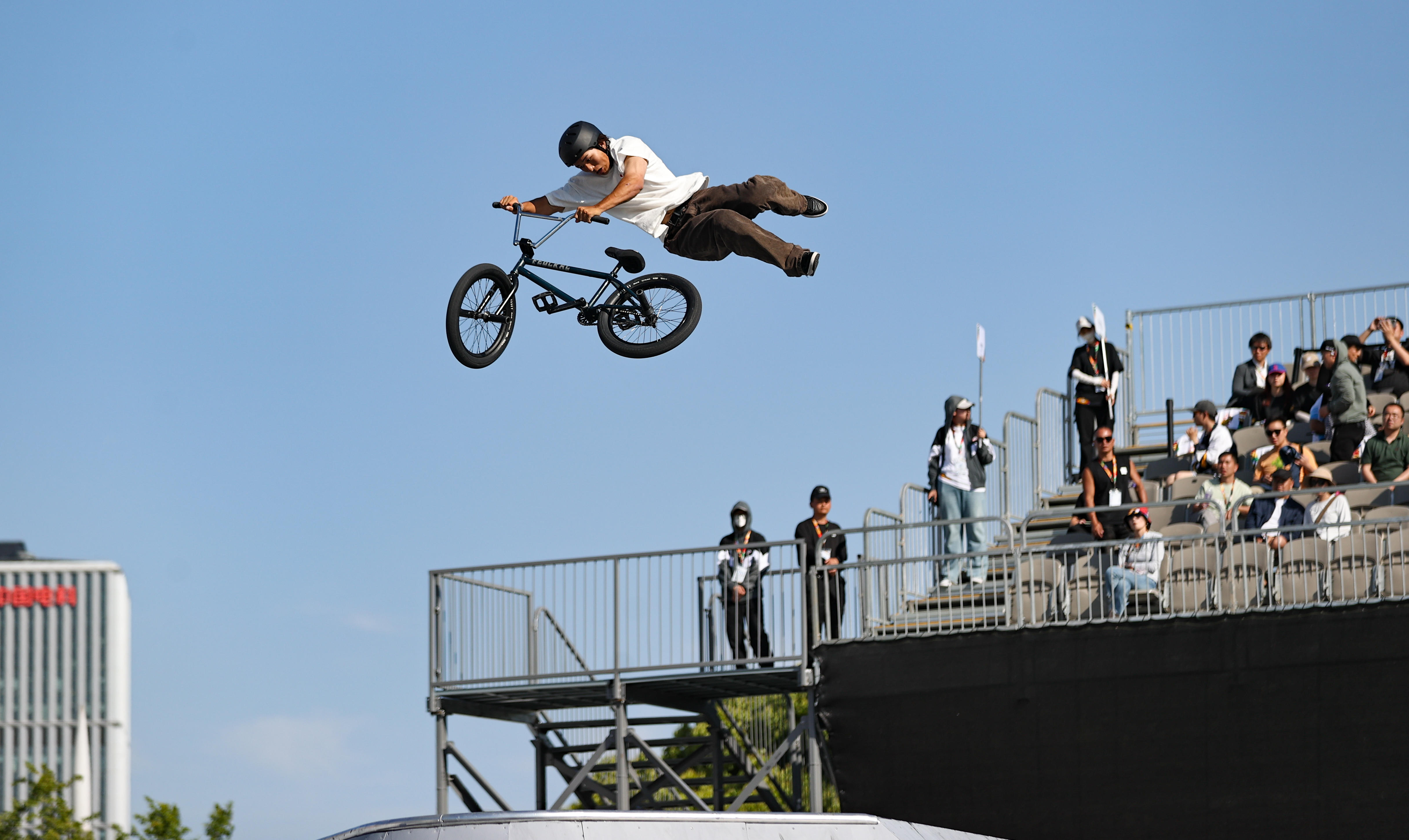 精湛技艺,选手高超水平拼杀一场 精湛技艺,选手高超水平拼杀一场