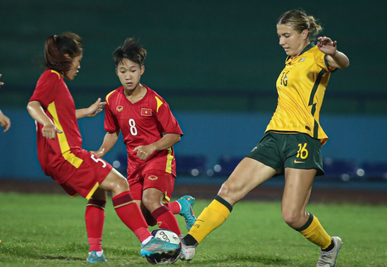 中国女足失利后遭教练猛攻,队内氛围紧张 中国女足失利后遭教练猛攻,队内氛围紧张