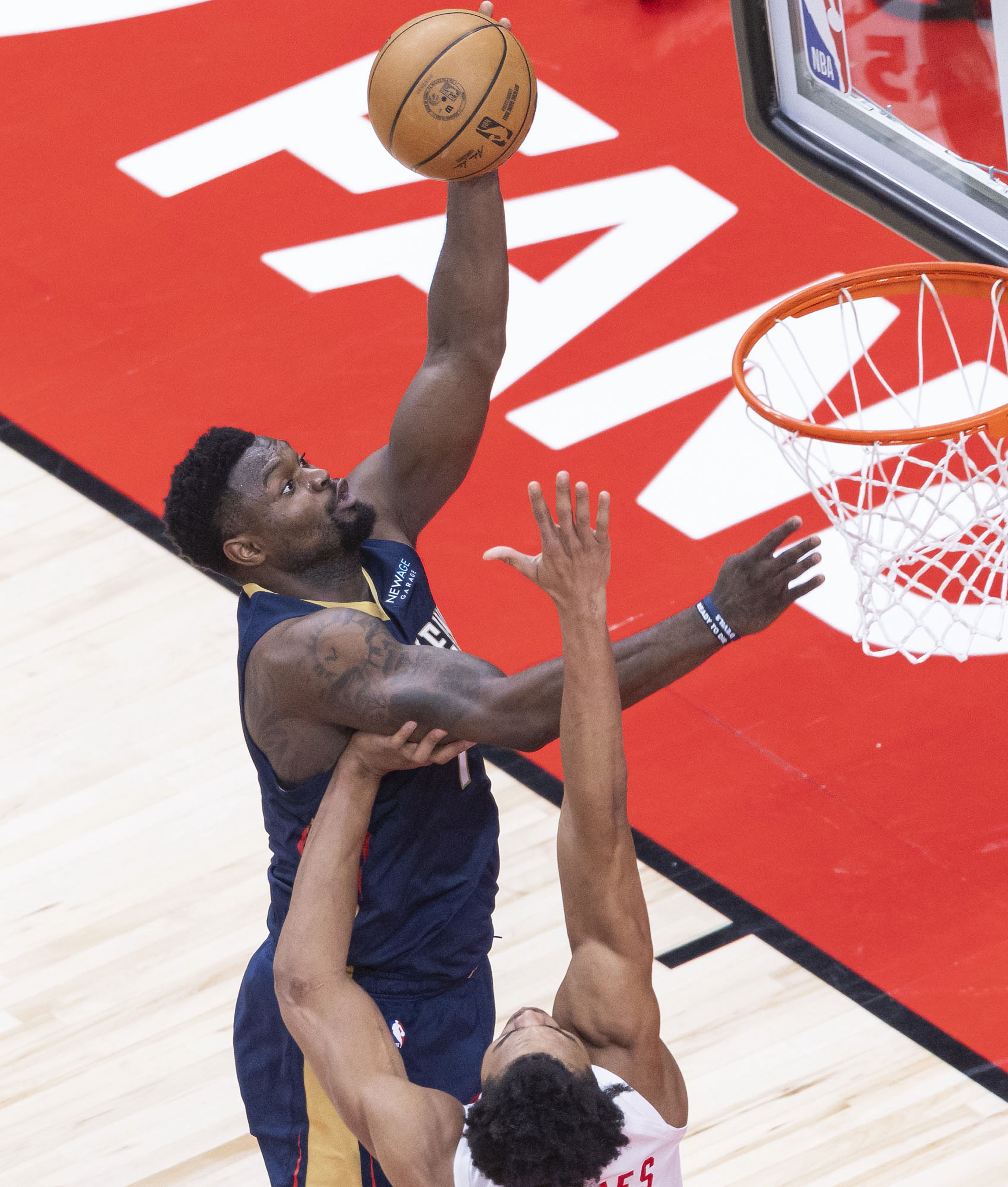 猛龙凭借全队努力反超，击败对手