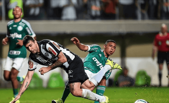 圣埃蒂安客场惨败,里昂全取三分 圣埃蒂安客场惨败,里昂全取三分