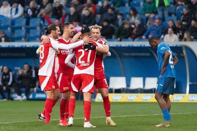 哥廷根取胜喜悦,靠近德甲中游区 哥廷根取胜喜悦,靠近德甲中游区