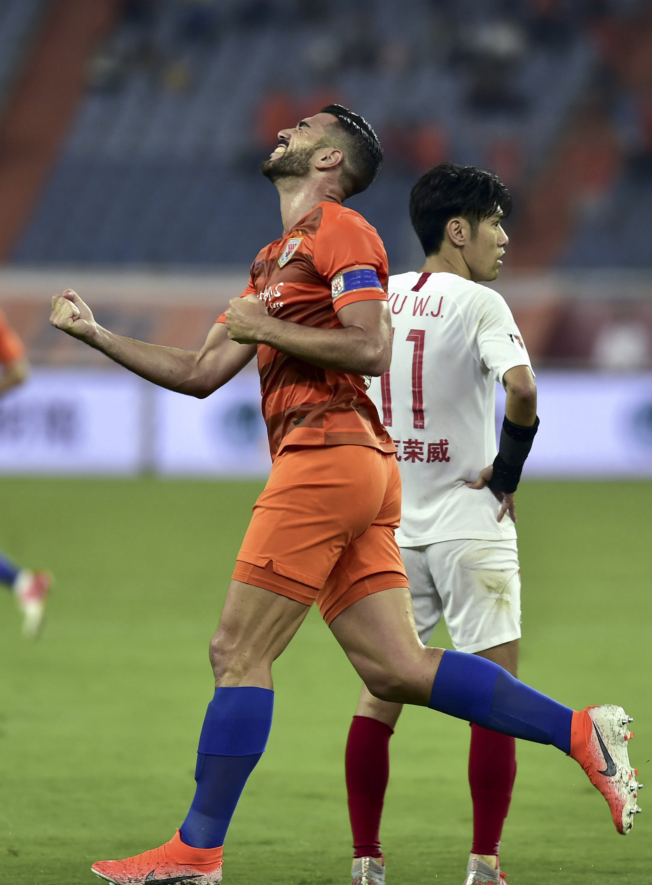 鲁能主场击败华夏幸福,步步为营 鲁能主场击败华夏幸福,步步为营