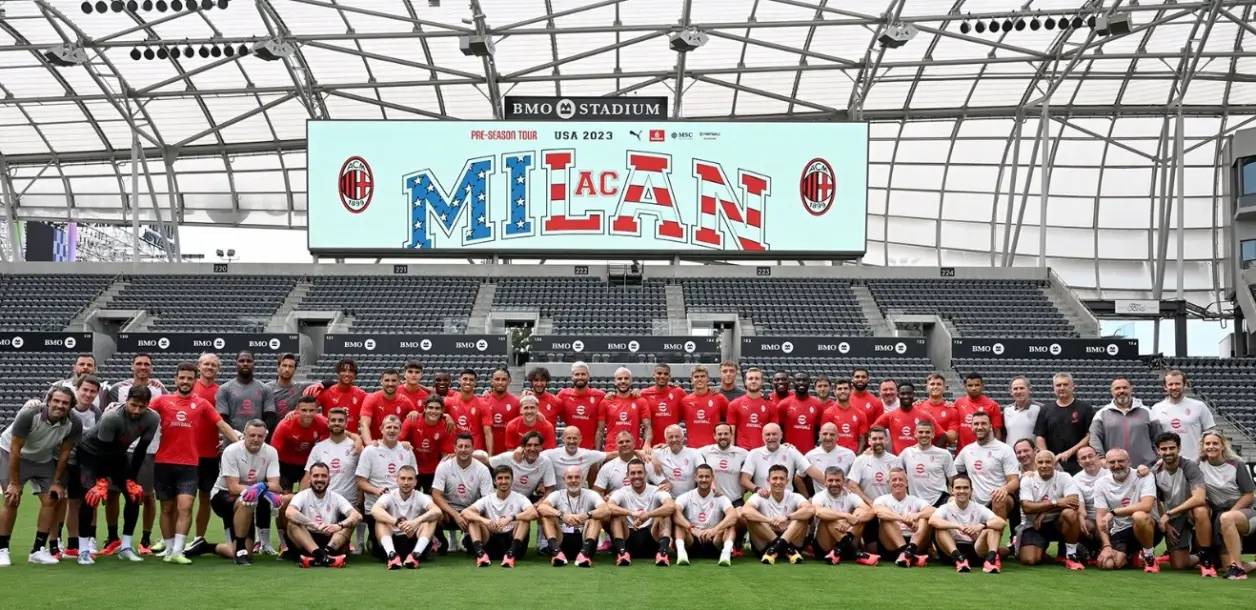 AC米兰主场完胜巴塞罗那,豪取三分 AC米兰主场完胜巴塞罗那,豪取三分