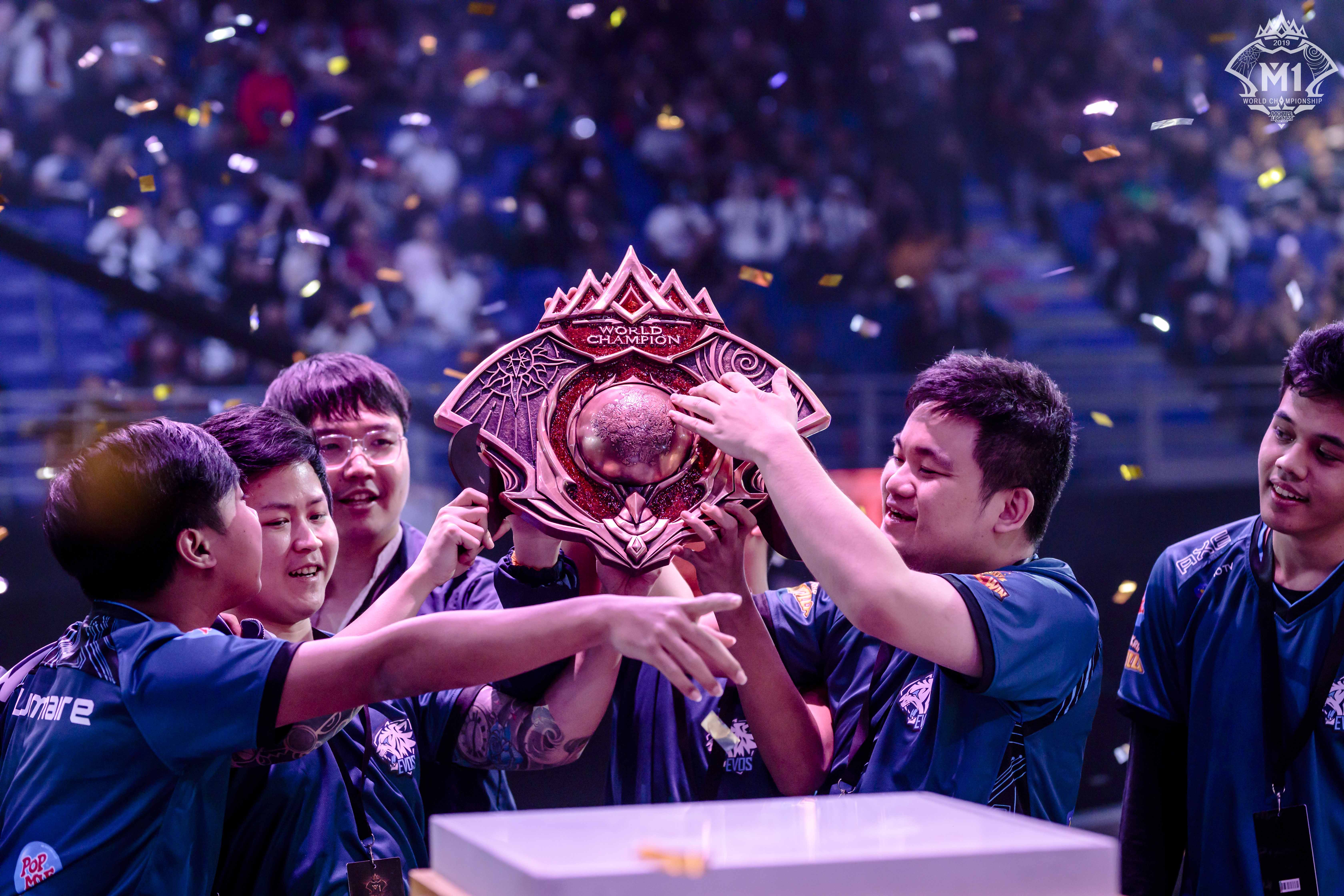 精彩比拼!豪门球队争夺冠军宝座 精彩比拼!豪门球队争夺冠军宝座