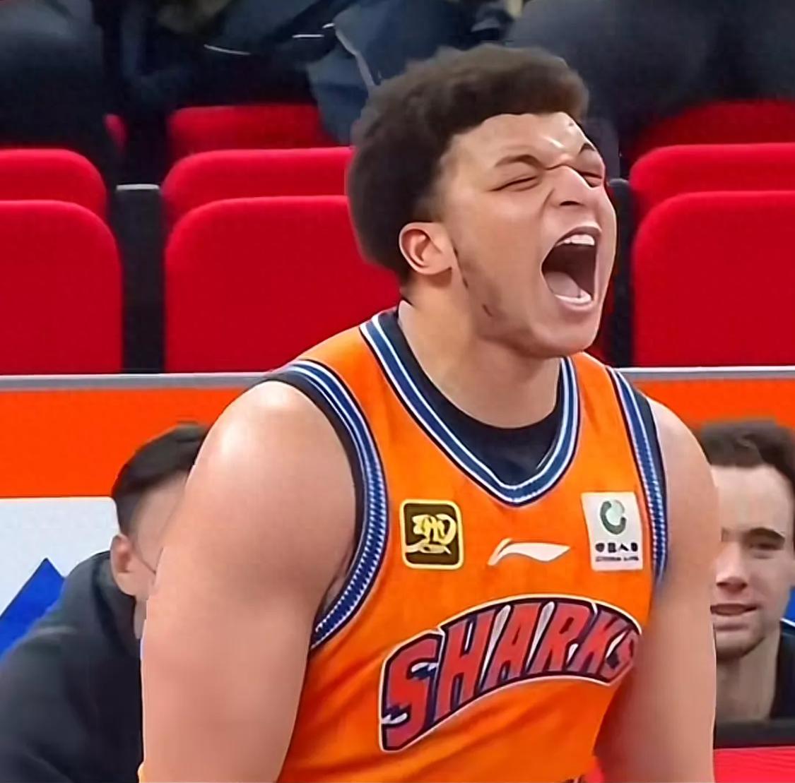 上海主场大胜吉林,许钟豪关键进球绝杀 上海主场大胜吉林,许钟豪关键进球绝杀