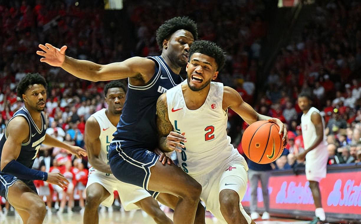 墨西哥球员在最近一场比赛中表现抢眼