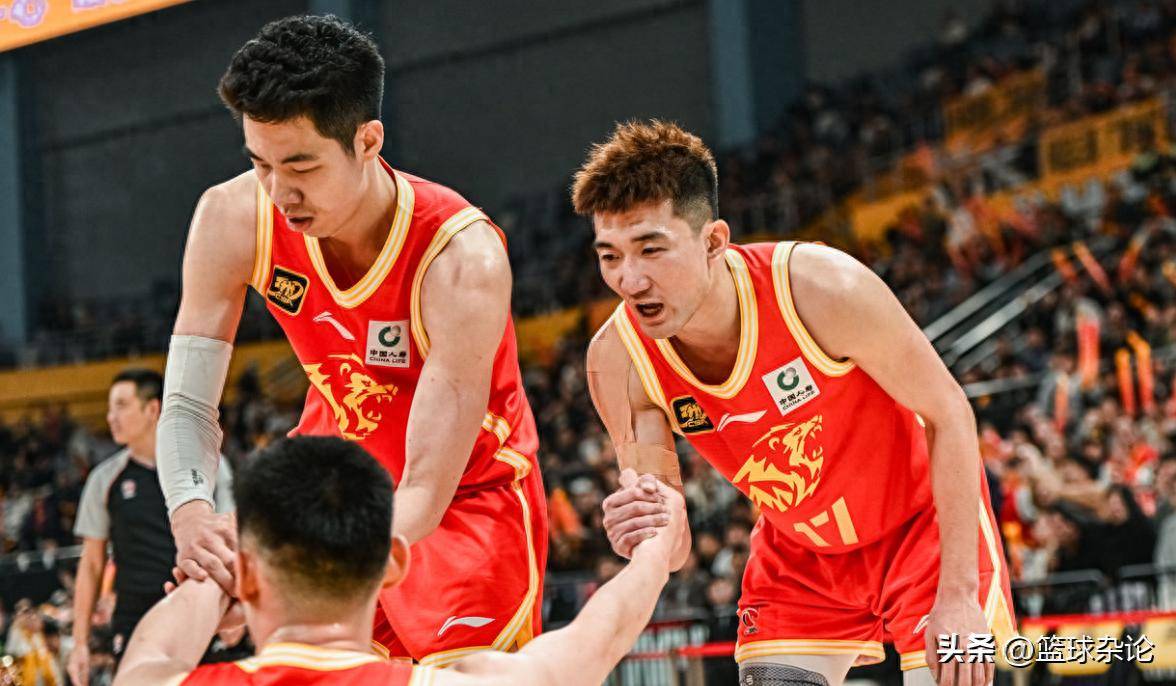 重庆连续不败,球队实力逐渐崭露头角 重庆连续不败,球队实力逐渐崭露头角