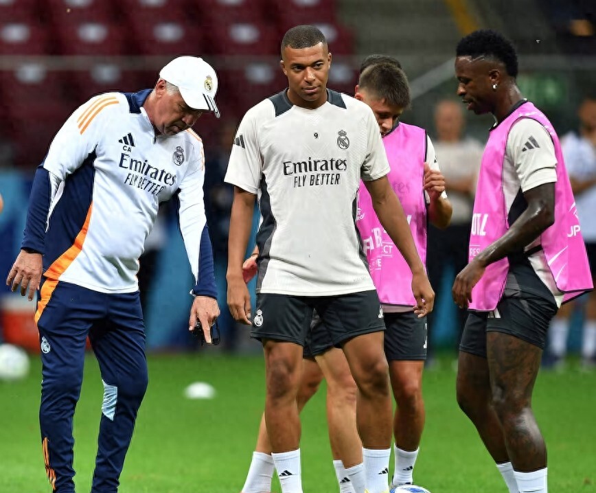 利物浦惨败皇马,欧冠奖杯遗憾错失 利物浦惨败皇马,欧冠奖杯遗憾错失