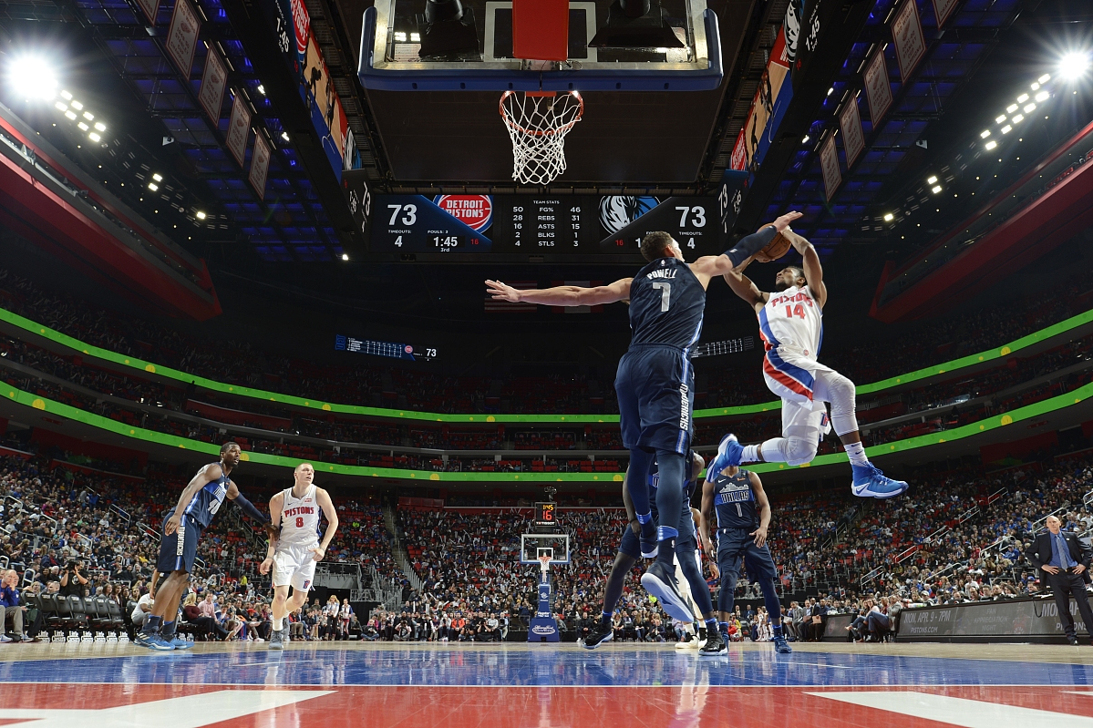 独行侠客场逆袭,险胜尼克斯队挤掉橙队榜首 独行侠客场逆袭,险胜尼克斯队挤掉橙队榜首