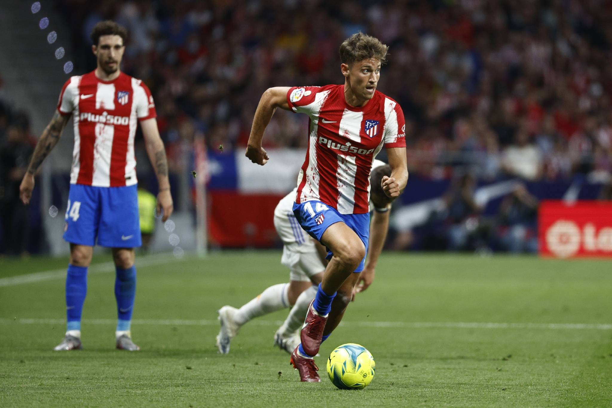 马德里竞技主场战平切尔西,双方势均力敌 马德里竞技主场战平切尔西,双方势均力敌