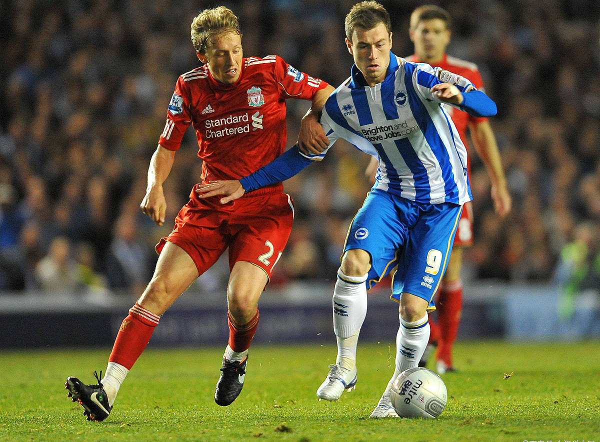 伯恩茅斯客场大胜哈德斯菲尔德,红黑军团处于近期上升状态 伯恩茅斯客场大胜哈德斯菲尔德,红黑军团处于近期上升状态