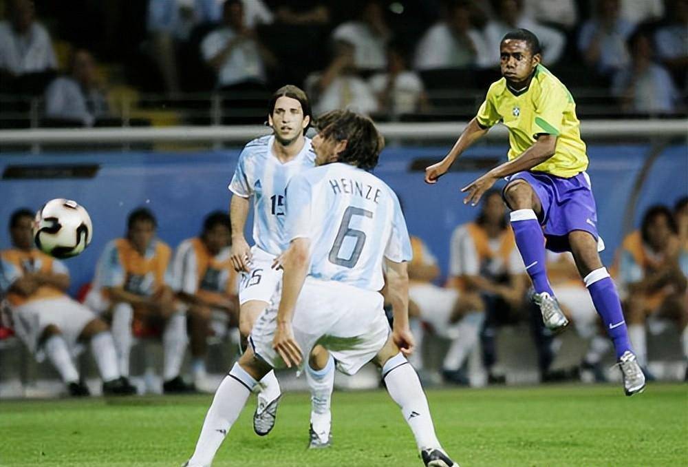 巴西队在比赛中展现出强大实力 巴西队在比赛中展现出强大实力