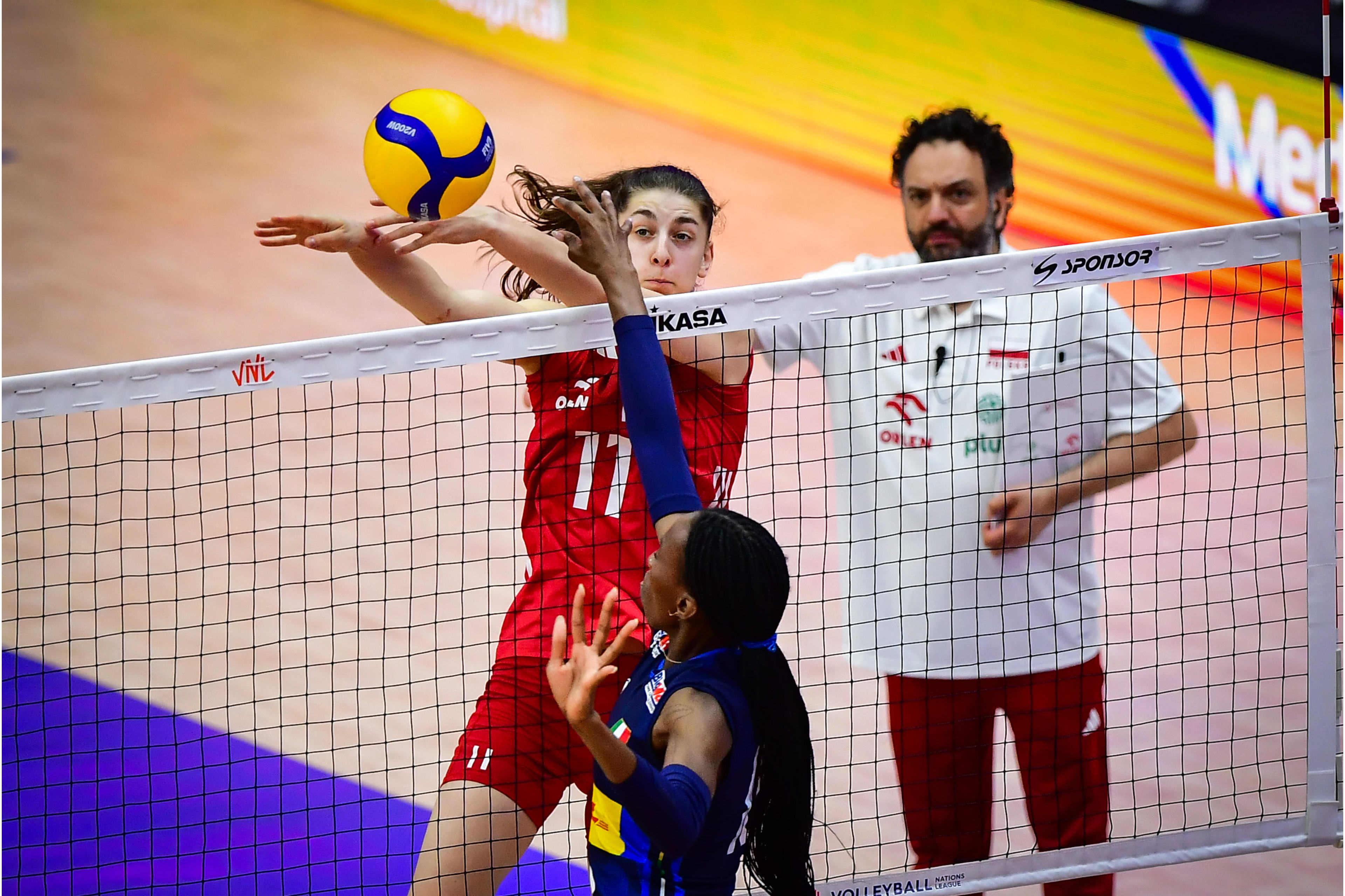 波兰队以3-0胜出意大利队 波兰队以3-0胜出意大利队