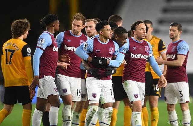 狼队中场状态火热,成为球队宝贵战力 狼队中场状态火热,成为球队宝贵战力