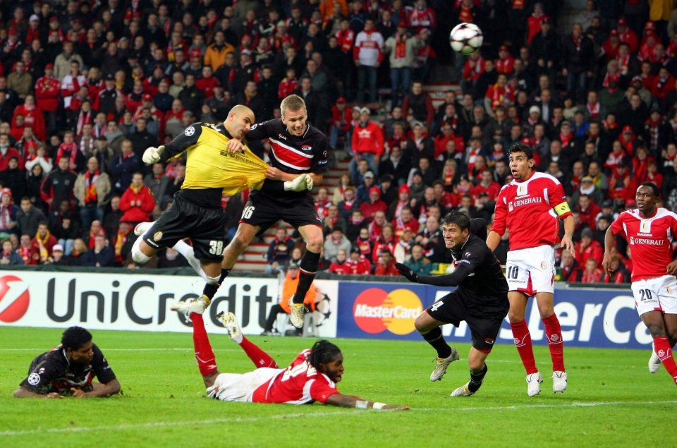 英格兰传奇门将哈特扑出点球,帮助英格兰晋级欧洲联赛四强 英格兰传奇门将哈特扑出点球,帮助英格兰晋级欧洲联赛四强