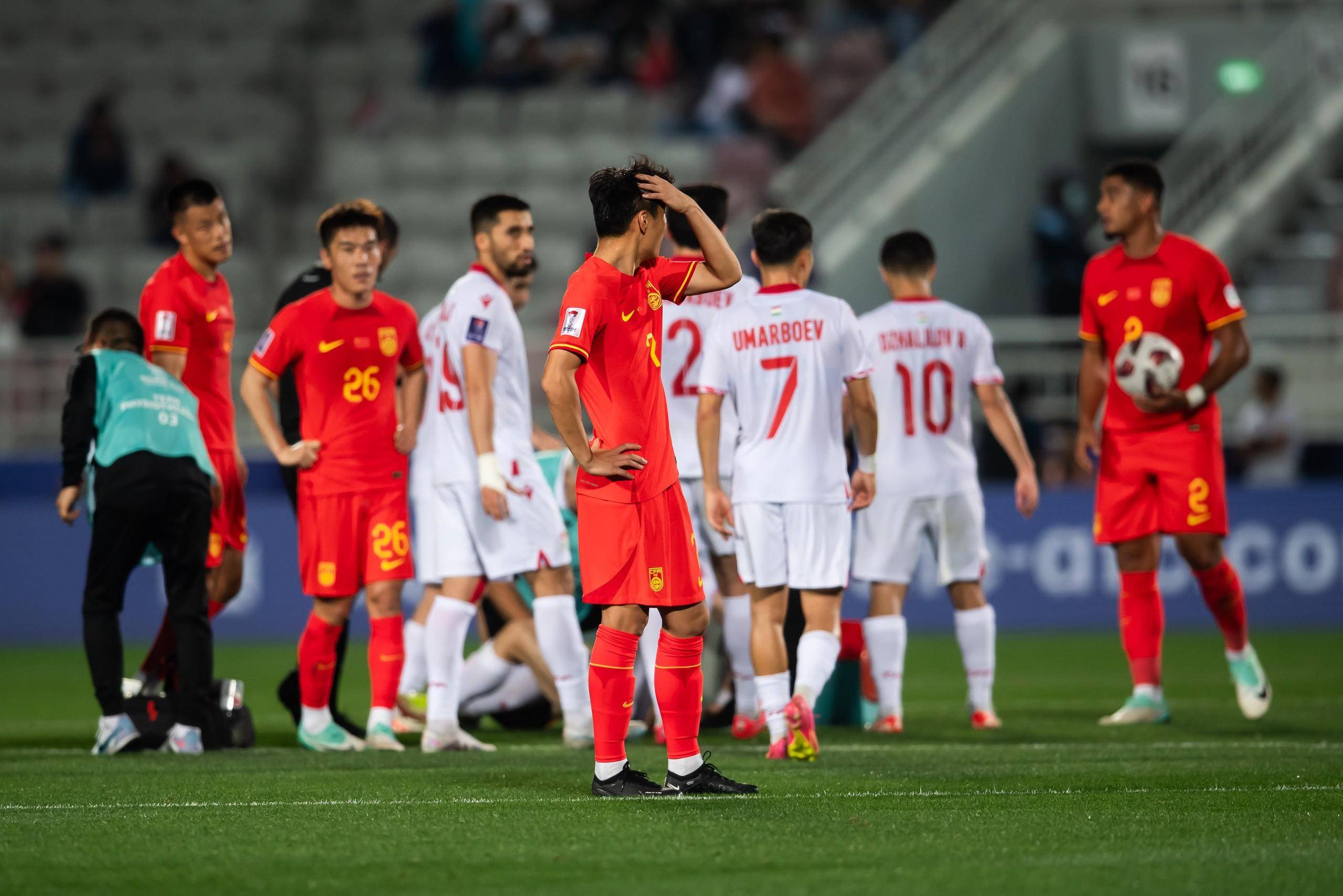 欧预赛比赛一触即发，双方彼此拼尽全力