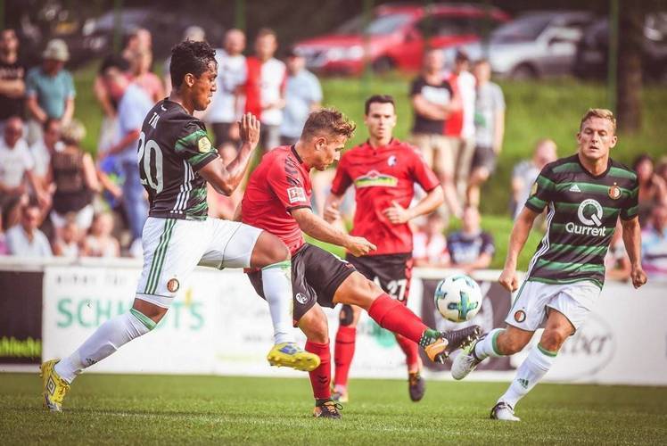 欧预赛比赛一触即发，双方彼此拼尽全力