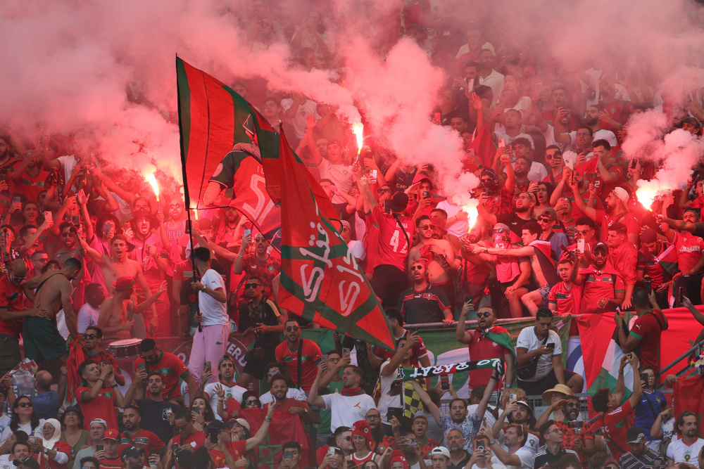 国际足球大赛展现实力,球员拼尽全力争取胜利荣耀 国际足球大赛展现实力,球员拼尽全力争取胜利荣耀