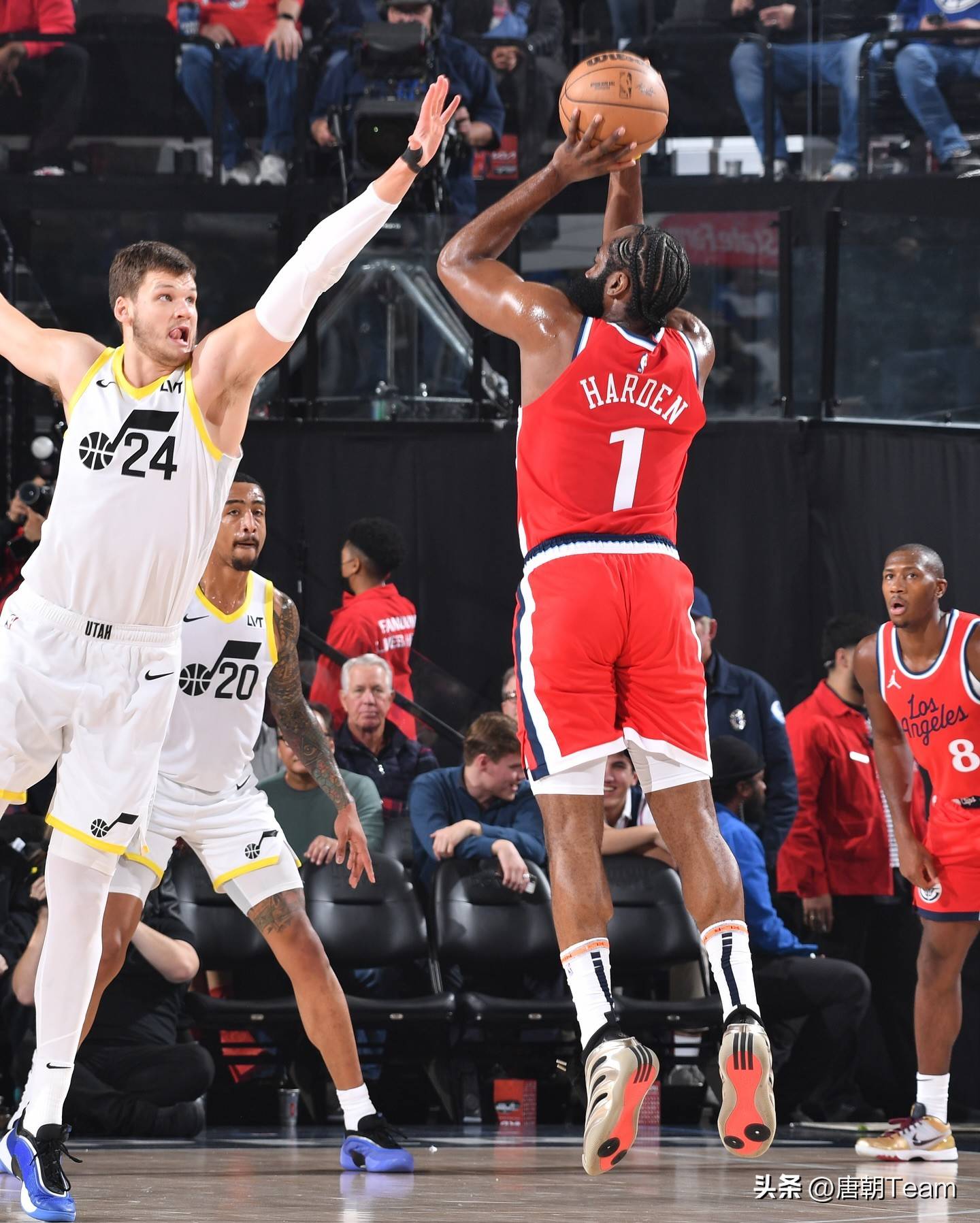 爵士客场大胜，卡梅罗-安东尼全场发挥将比分扳平