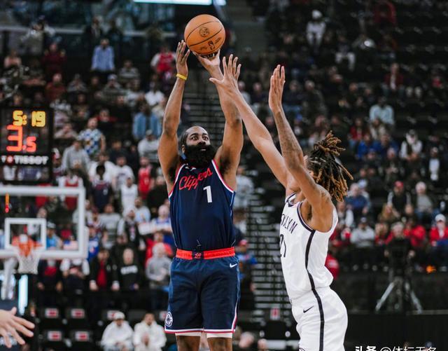 关键时刻球队集体发力,逆转战局 关键时刻球队集体发力,逆转战局