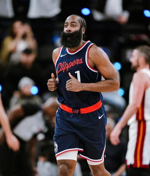 摩特瓦里在比赛中送出精彩助攻 摩特瓦里在比赛中送出精彩助攻