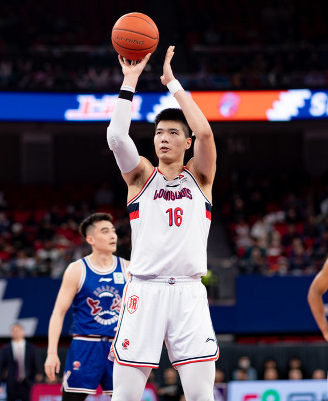 广州男篮队员状态神勇，新赛季前景一片光明