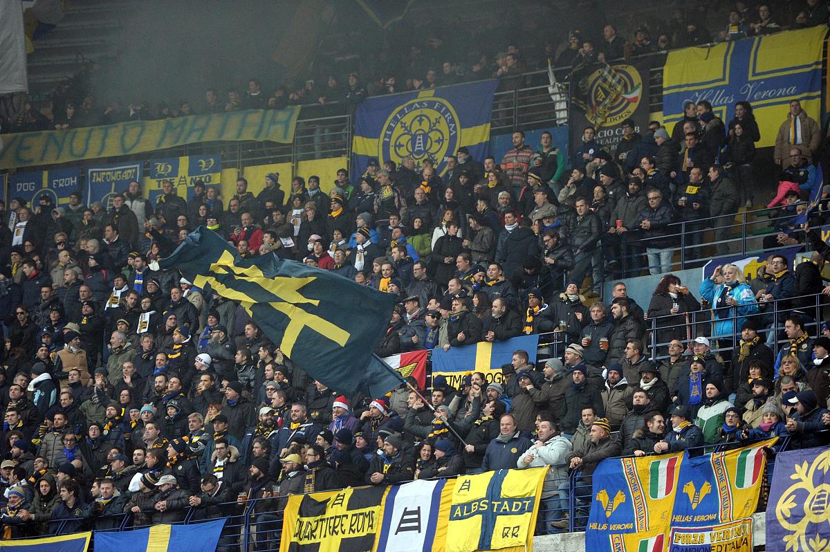 多特蒙德球迷共同努力，球队士气高昂！