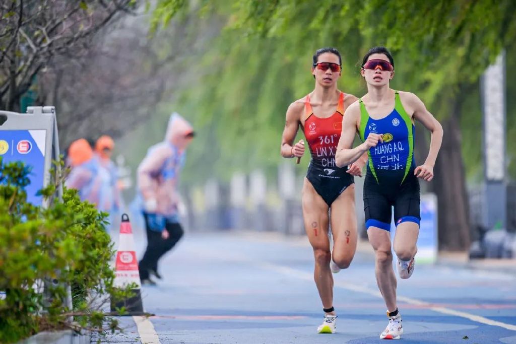 铁人三项选手在比赛中刷新个人最佳成绩 铁人三项选手在比赛中刷新个人最佳成绩