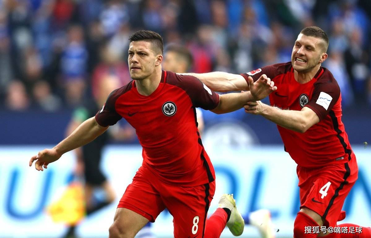 法兰克福球员展现出色状态击败对手 法兰克福球员展现出色状态击败对手