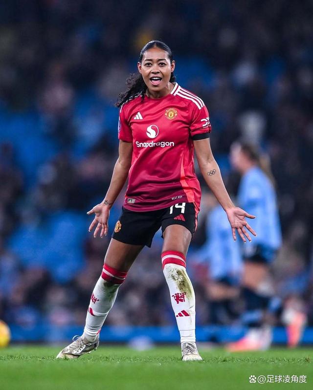 曼联射手狂斩三球,老特拉福德响起胜利的欢呼声 曼联射手狂斩三球,老特拉福德响起胜利的欢呼声