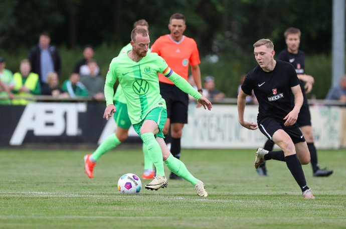 沃尔夫斯堡球员在训练中受伤，对球队影响不小