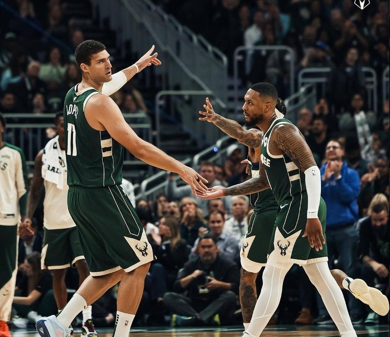 雄鹿大胜！字母哥两双表现让对手束手无策