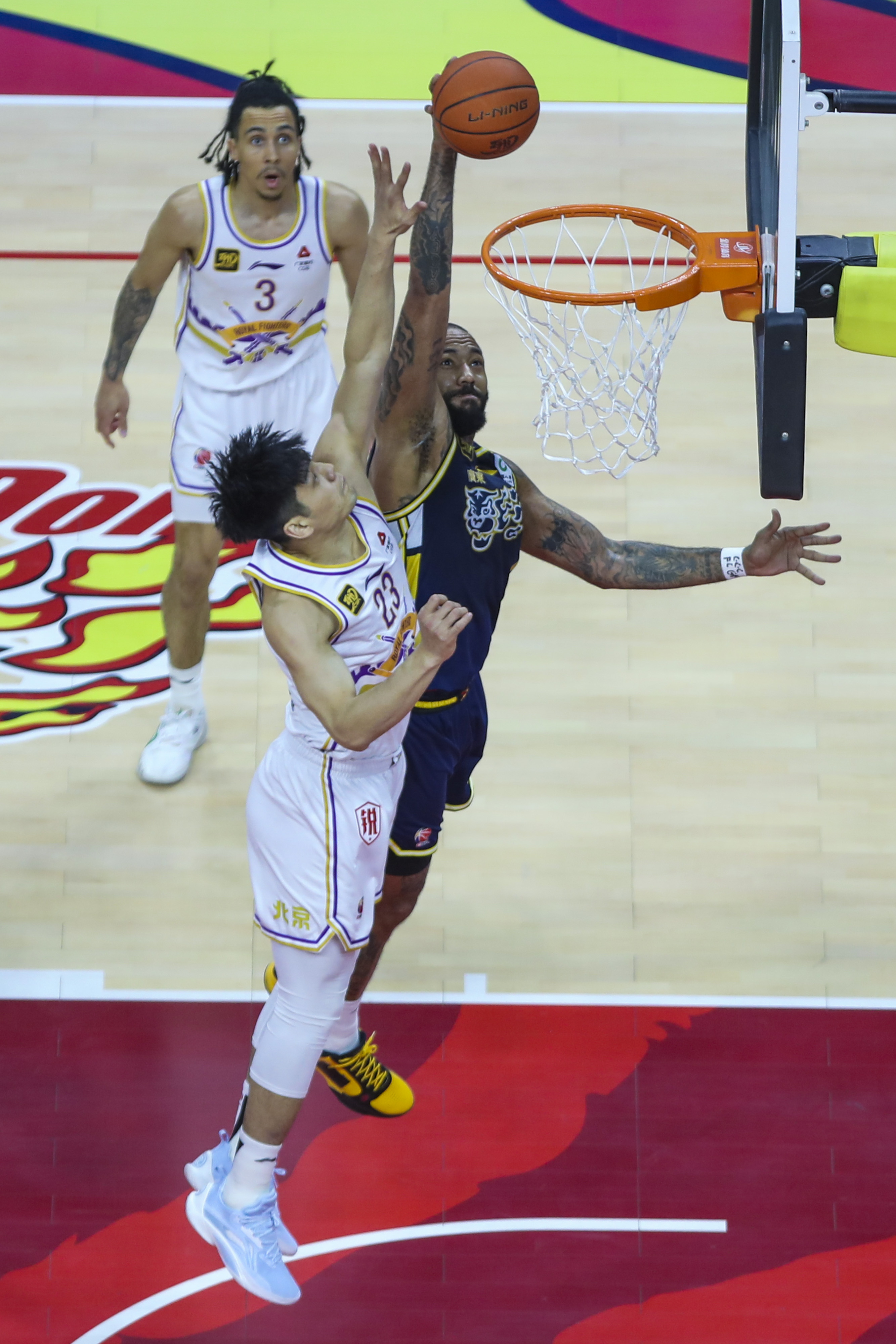 激战完美收官,球队赢得关键比赛 激战完美收官,球队赢得关键比赛