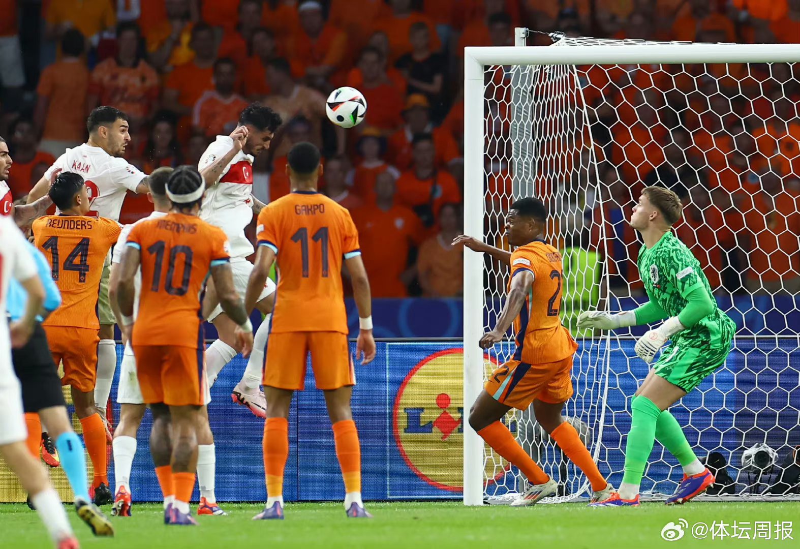 欧洲知名球队间激烈较量,比赛胜负难料 欧洲知名球队间激烈较量,比赛胜负难料