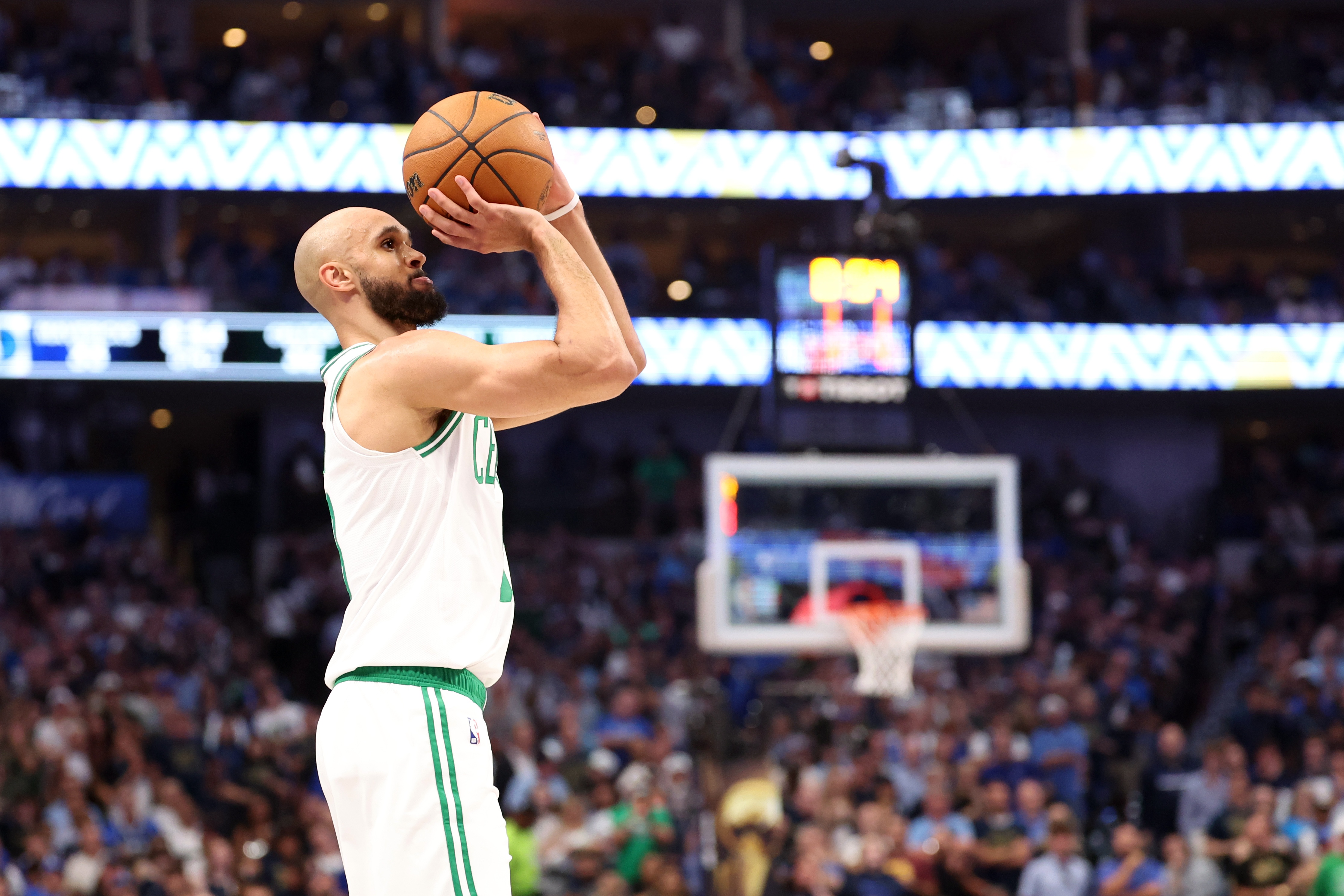 凯尔特人后卫多次抱怨主教练战术,球队内部不和睦 凯尔特人后卫多次抱怨主教练战术,球队内部不和睦