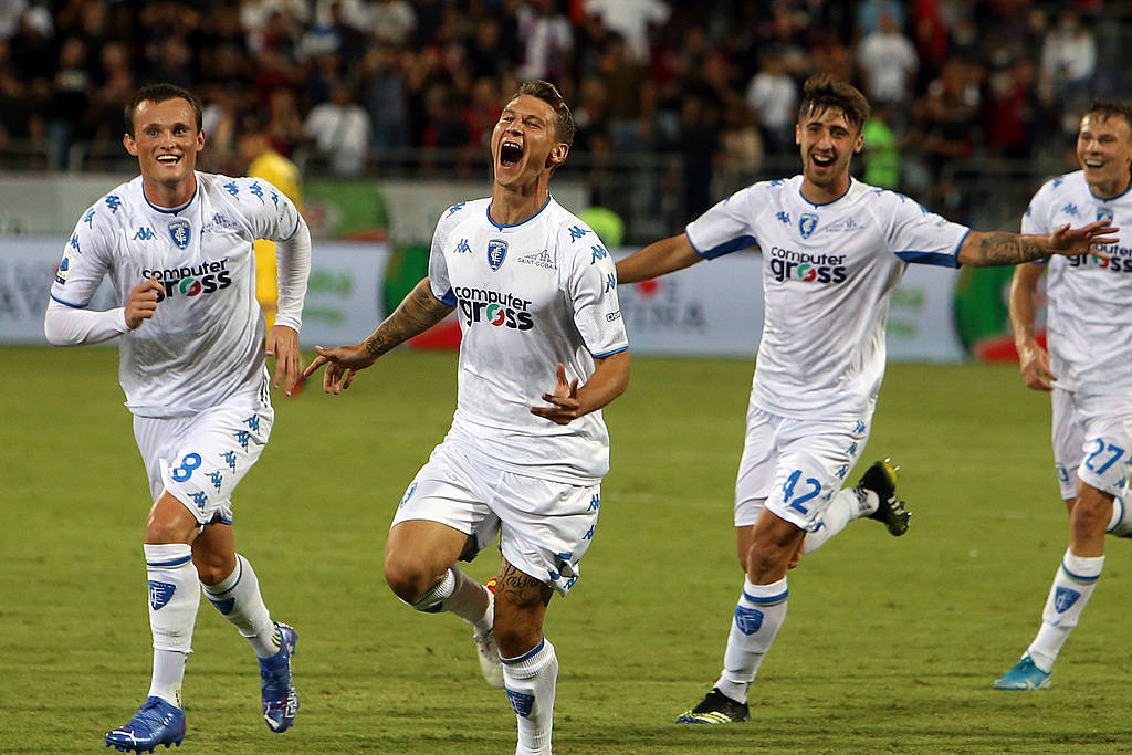 卡利亚里球员表现亮眼,球队备战信心十足 卡利亚里球员表现亮眼,球队备战信心十足