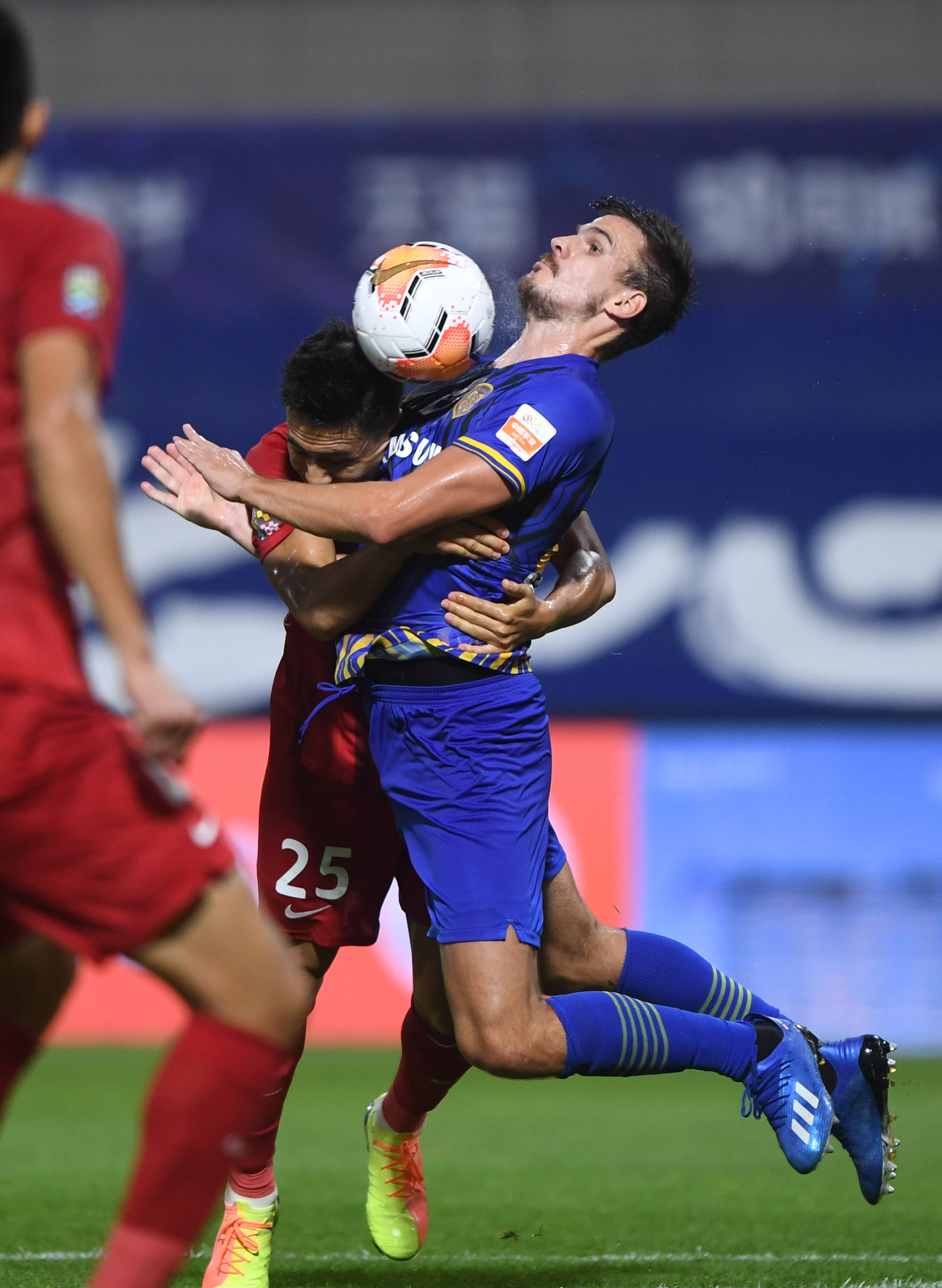 苏宁主场战平建业,曹赟定破门但未能帮助球队获胜 苏宁主场战平建业,曹赟定破门但未能帮助球队获胜