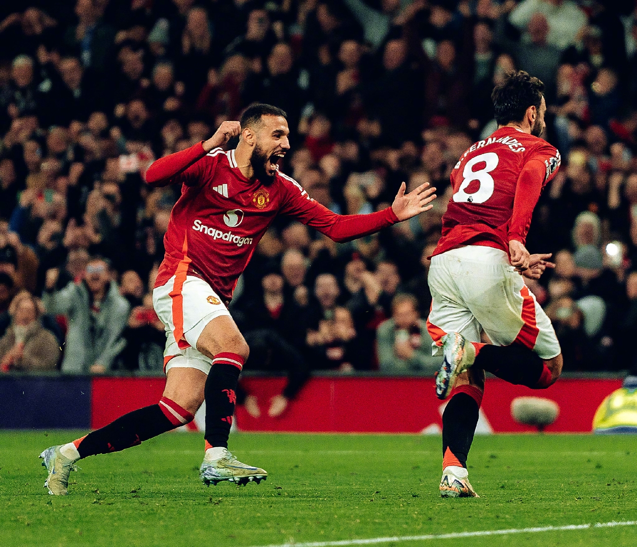 曼联主场获胜，球队状态回勇