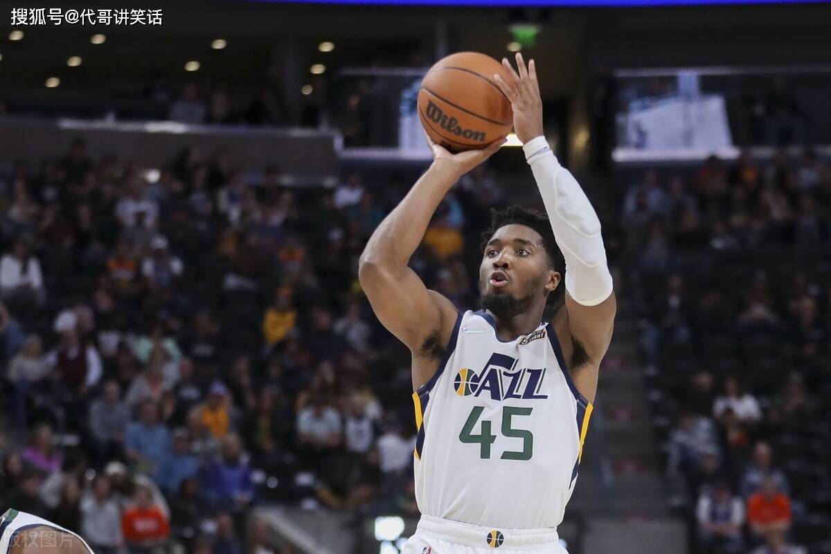 犹他爵士队主教练遭遇批评,球员表现走下坡路 犹他爵士队主教练遭遇批评,球员表现走下坡路