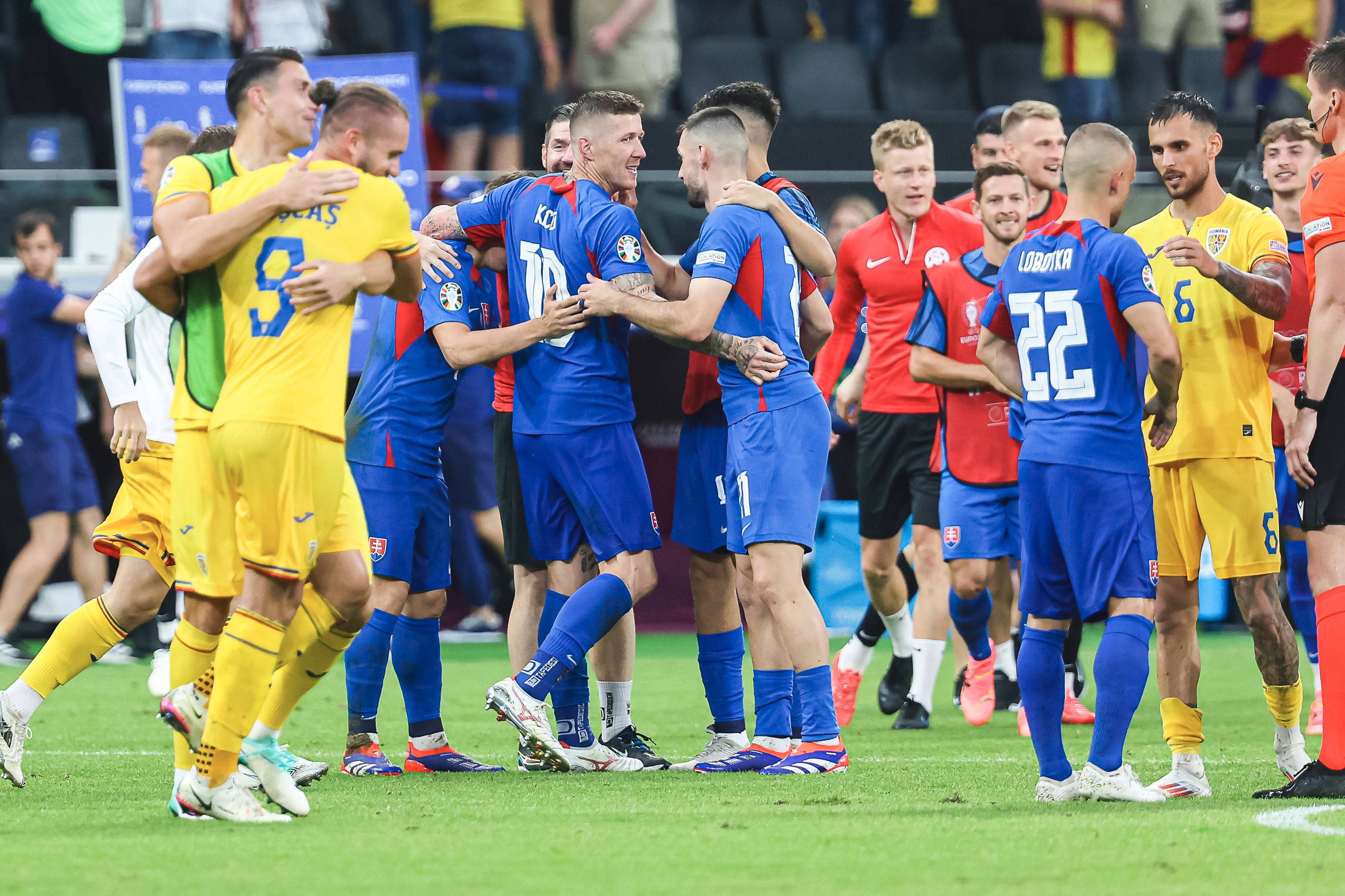 法国不敌乌克兰,欧洲杯晋级希望渺茫 法国不敌乌克兰,欧洲杯晋级希望渺茫