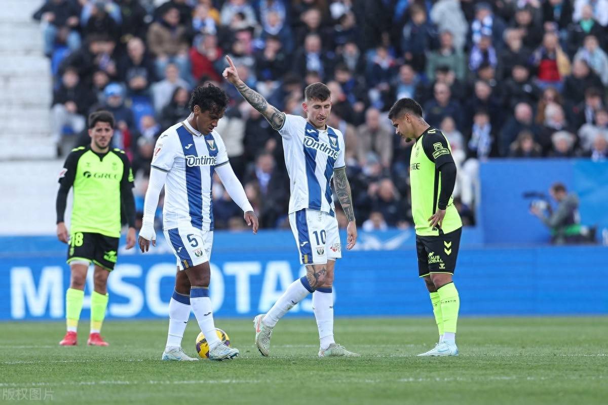 塞维利亚主场逼平奥萨苏纳,保持西甲欧战区位置 塞维利亚主场逼平奥萨苏纳,保持西甲欧战区位置