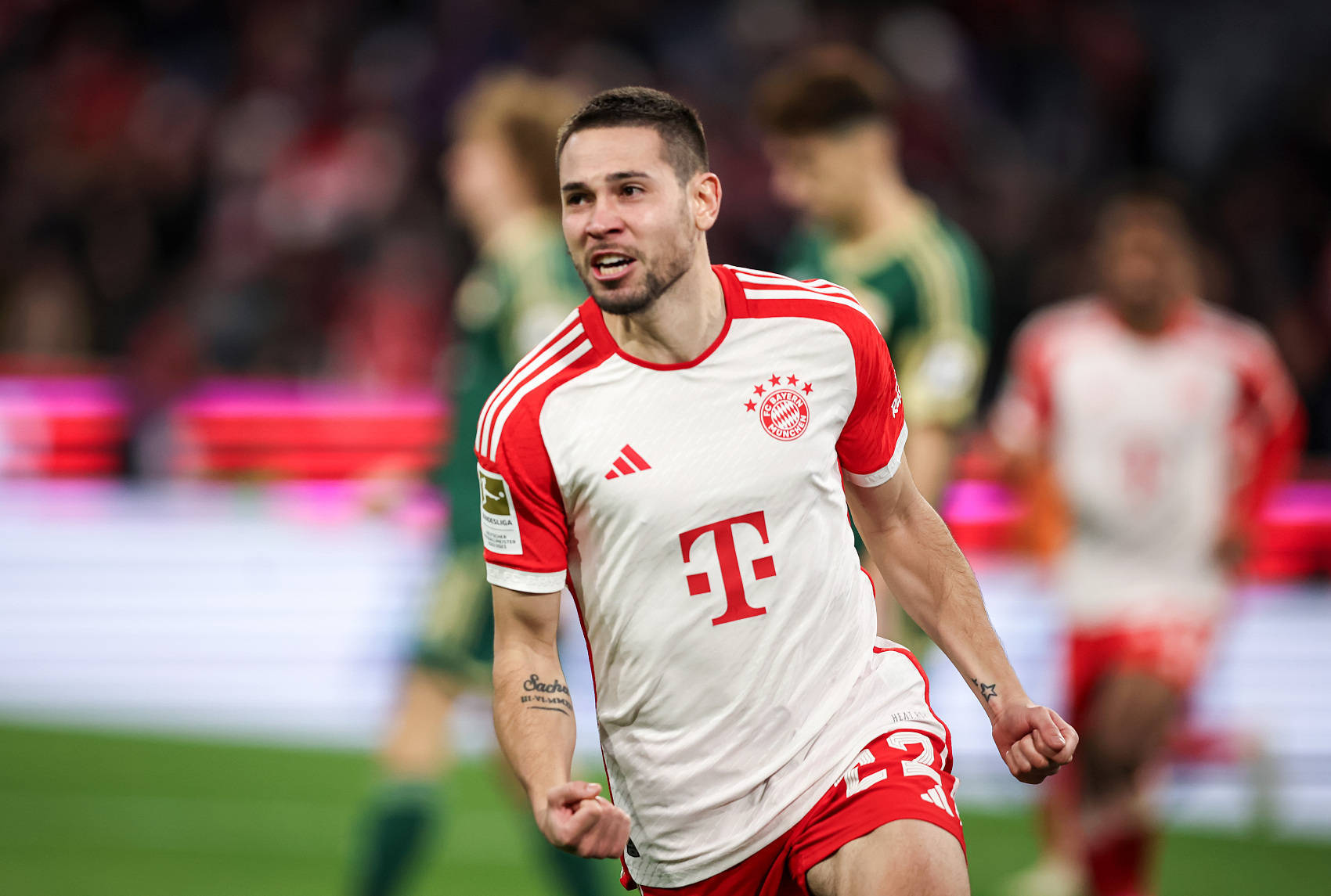 拜仁慕尼黑球员展现实力,晋级下一轮 拜仁慕尼黑球员展现实力,晋级下一轮