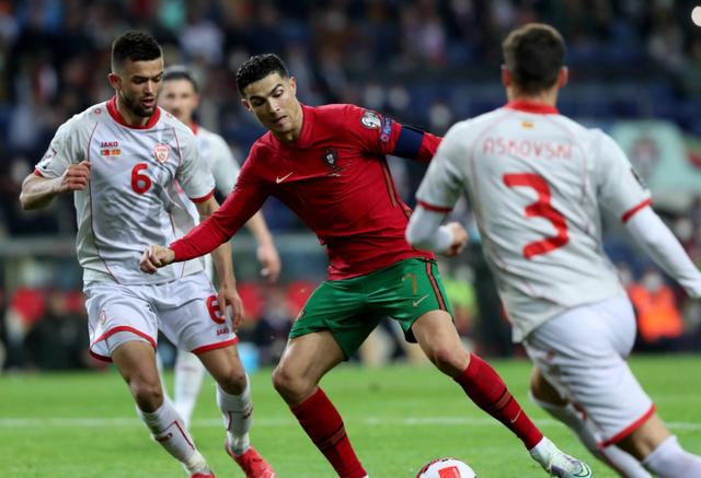 葡萄牙0-2惨遭瑞士绝杀,小组领先地位岌岌可危 葡萄牙0-2惨遭瑞士绝杀,小组领先地位岌岌可危