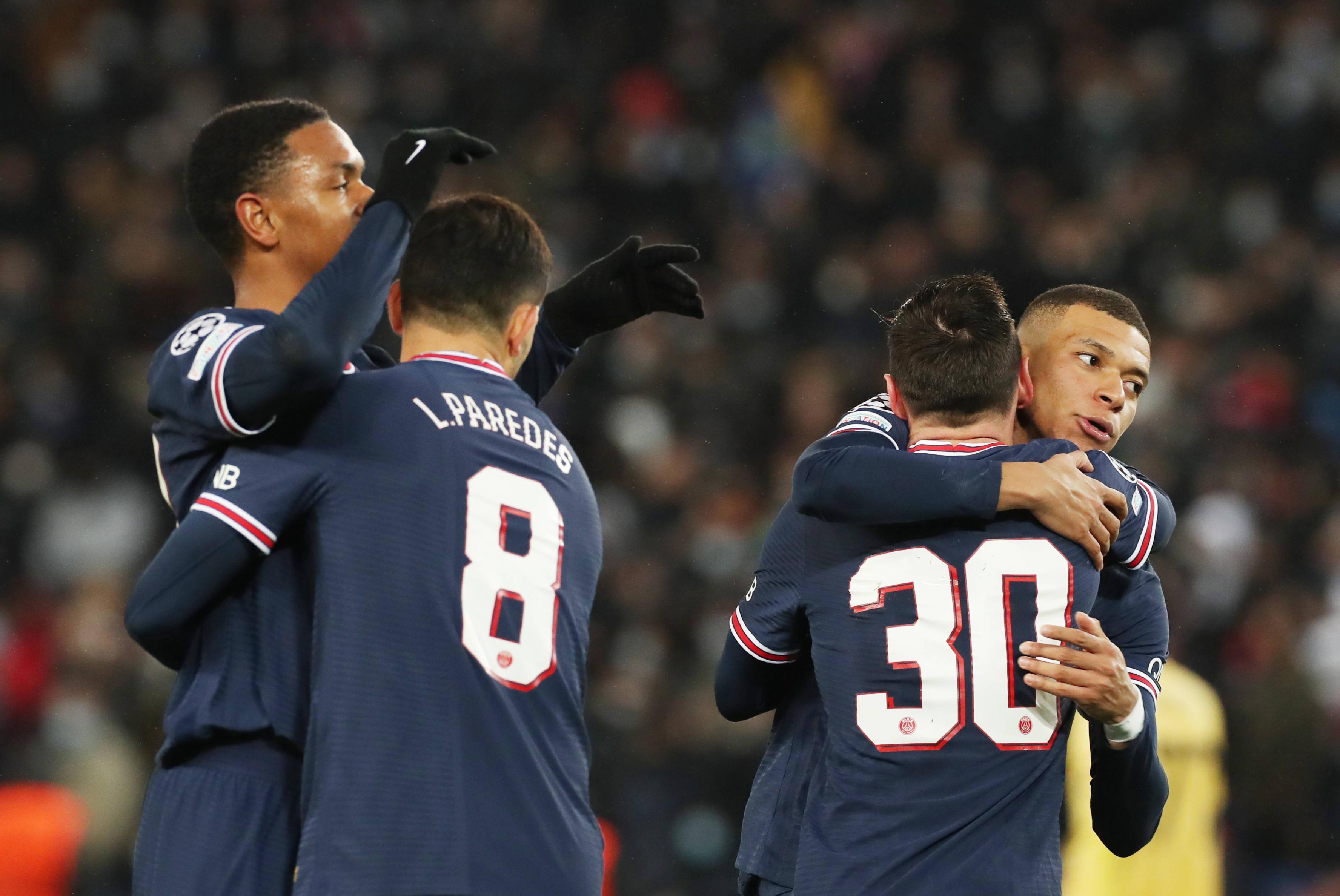 巴黎圣日耳曼球员表现出色，队内竞争激烈