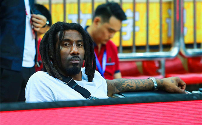 福建队遭遇四连败,降入积分榜尾部 福建队遭遇四连败,降入积分榜尾部