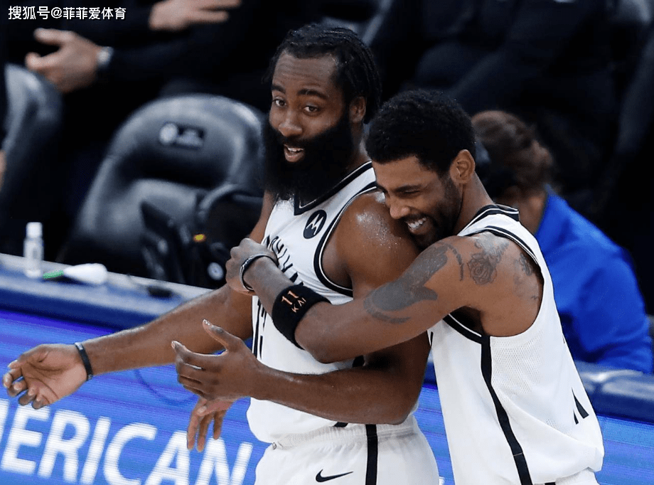 黄蜂完美合作,击败对手全力取胜 黄蜂完美合作,击败对手全力取胜