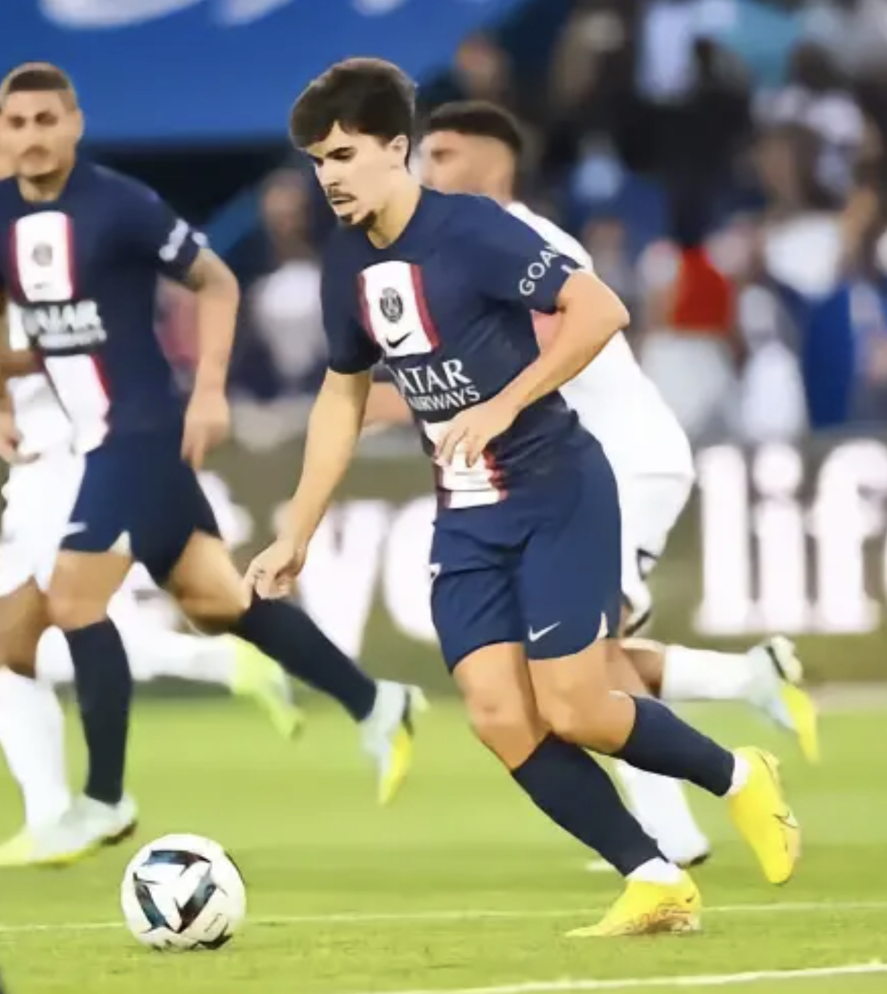 费拉拉队员因伤离场,对球队比赛造成不利影响 费拉拉队员因伤离场,对球队比赛造成不利影响