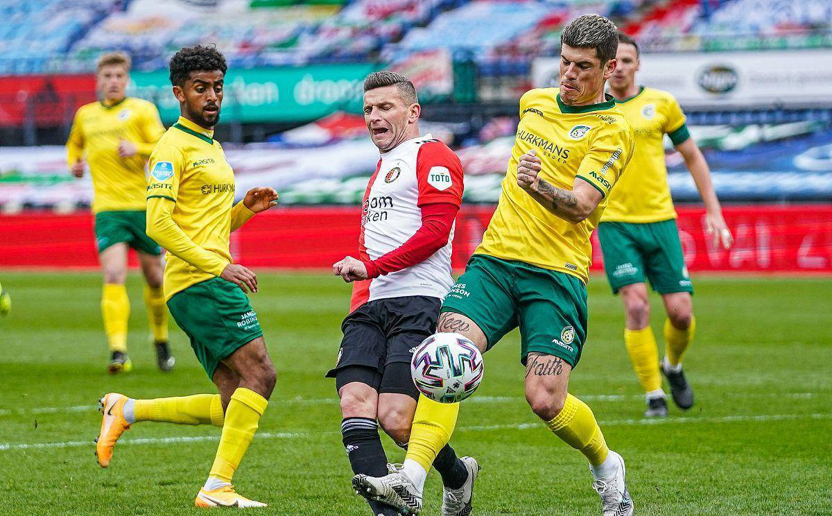 沙尔克04队实现连胜，成为焦点